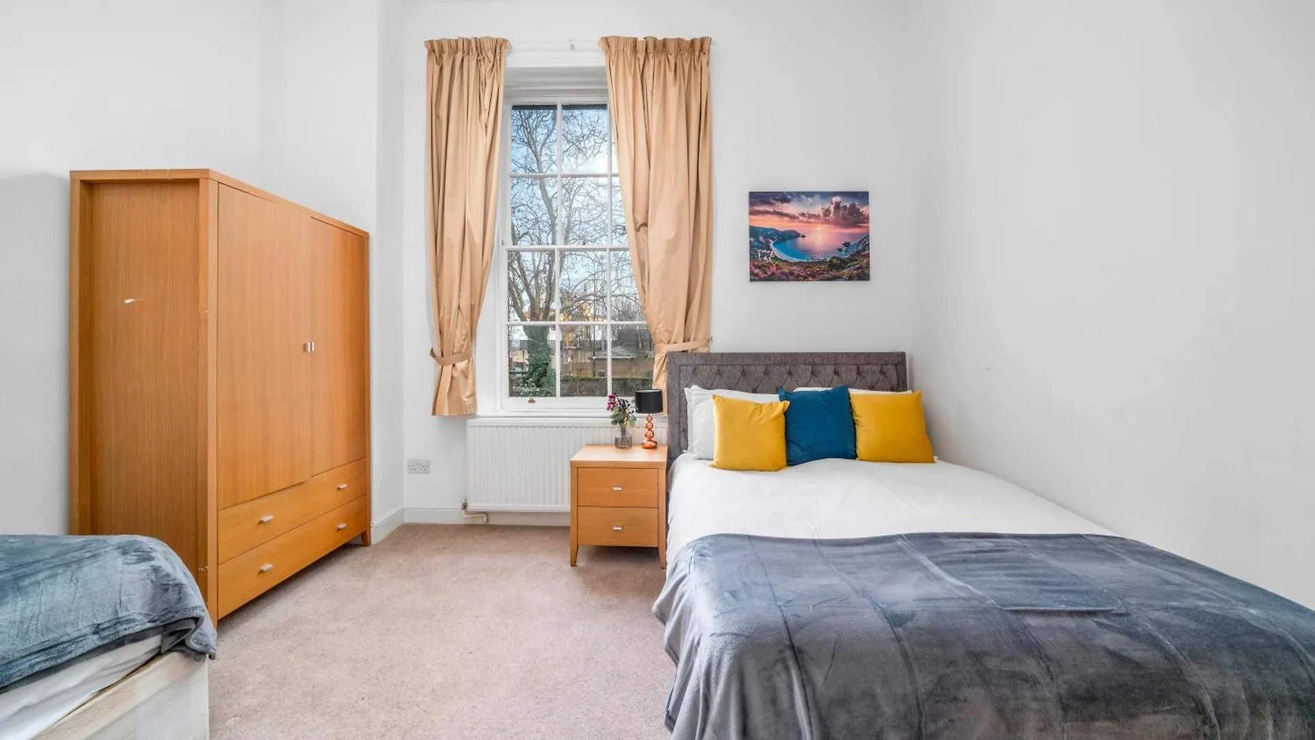 Larger Groups Stay Close To London O2 Arena Excel Canary Wharf With Wifi And Parking Within Mins Walk To Drl & Jubilee Line