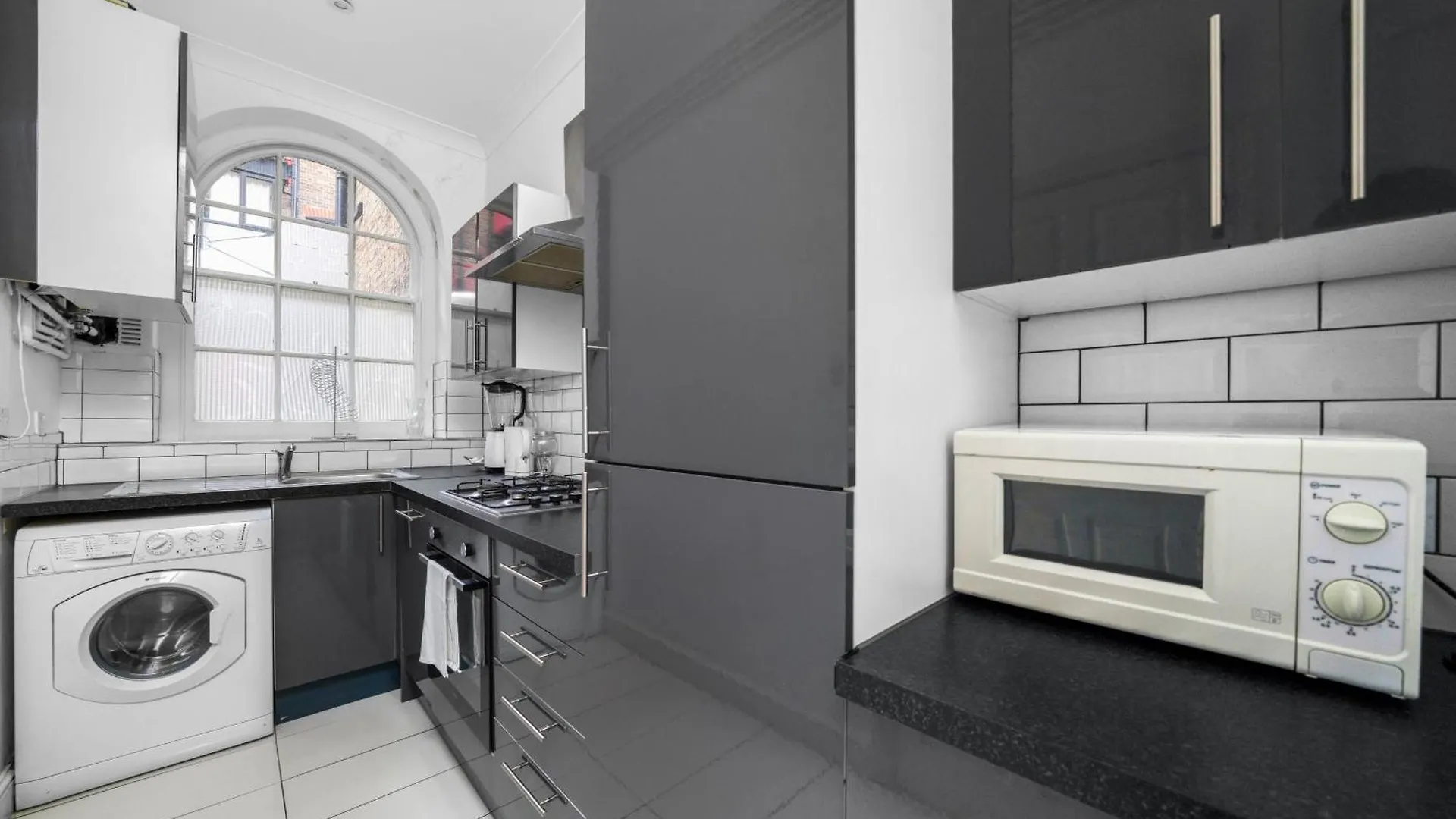 Larger Groups Stay Close To London O2 Arena Excel Canary Wharf With Wifi And Parking Within Mins Walk To Drl & Jubilee Line Apartment