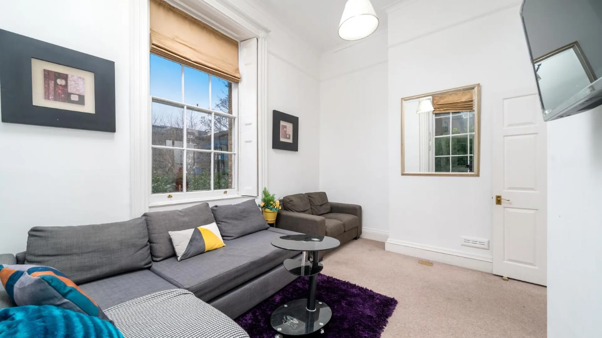 Apartment Larger Groups Stay Close To London O2 Arena Excel Canary Wharf With Wifi And Parking Within Mins Walk To Drl & Jubilee Line