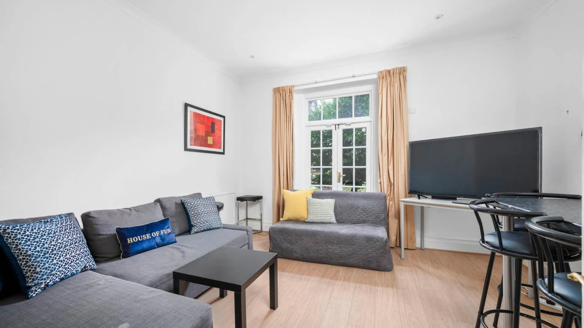 Larger Groups Stay Close To London O2 Arena Excel Canary Wharf With Wifi And Parking Within Mins Walk To Drl & Jubilee Line