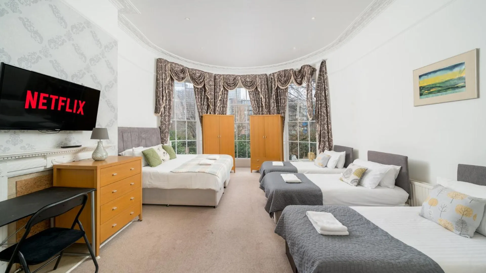 Larger Groups Stay Close To London O2 Arena Excel Canary Wharf With Wifi And Parking Within Mins Walk To Drl & Jubilee Line United Kingdom