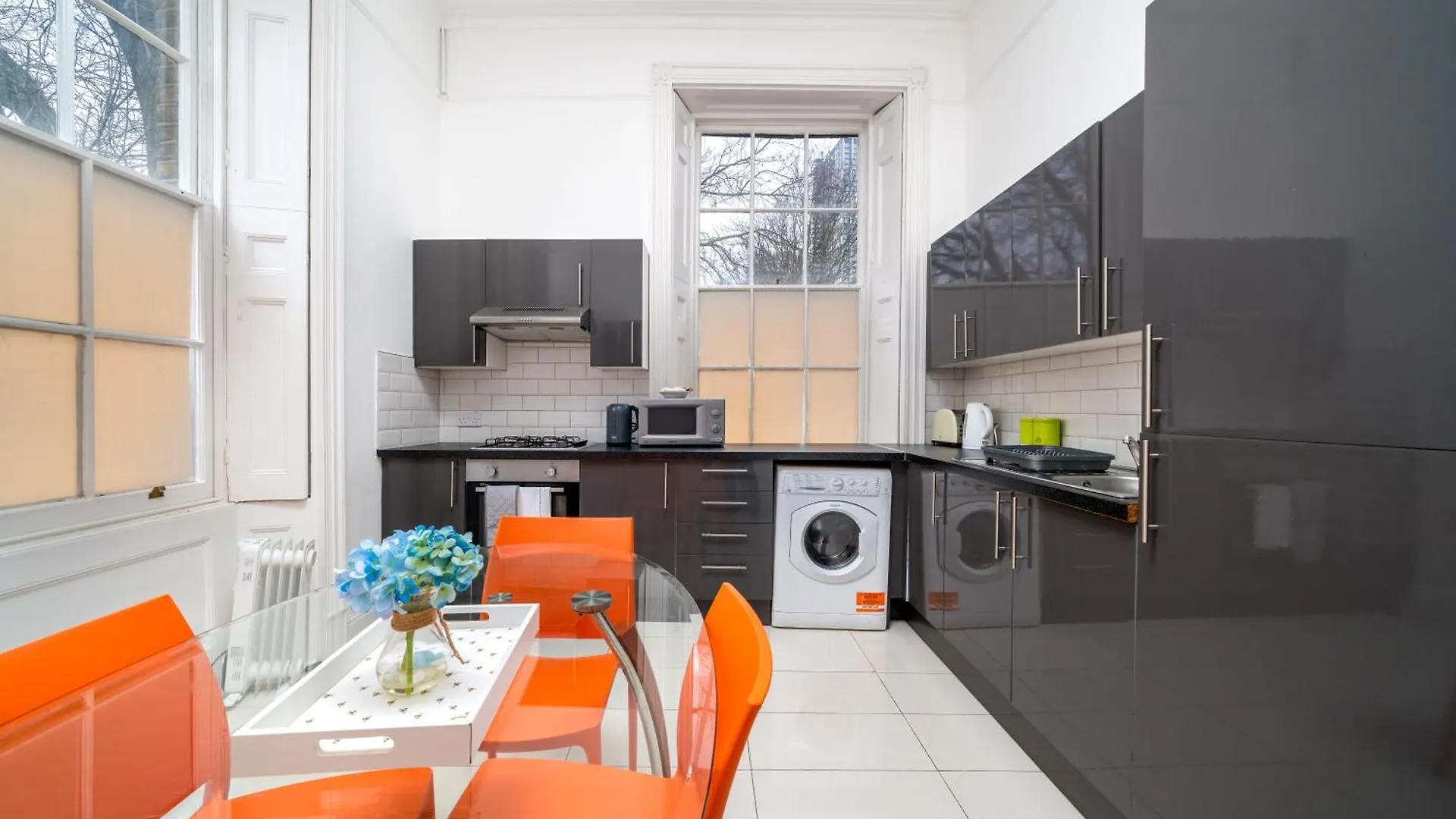 Apartment Larger Groups Stay Close To London O2 Arena Excel Canary Wharf With Wifi And Parking Within Mins Walk To Drl & Jubilee Line