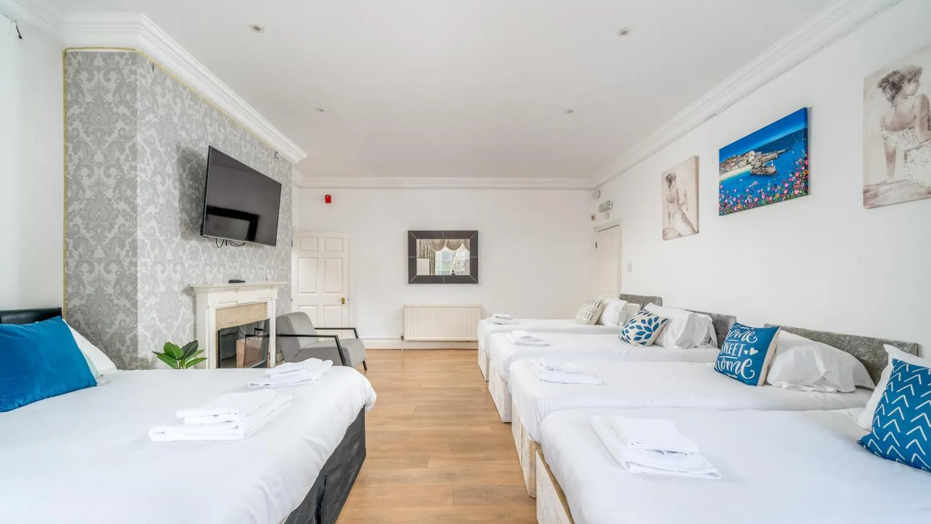 Apartment Larger Groups Stay Close To London O2 Arena Excel Canary Wharf With Wifi And Parking Within Mins Walk To Drl & Jubilee Line