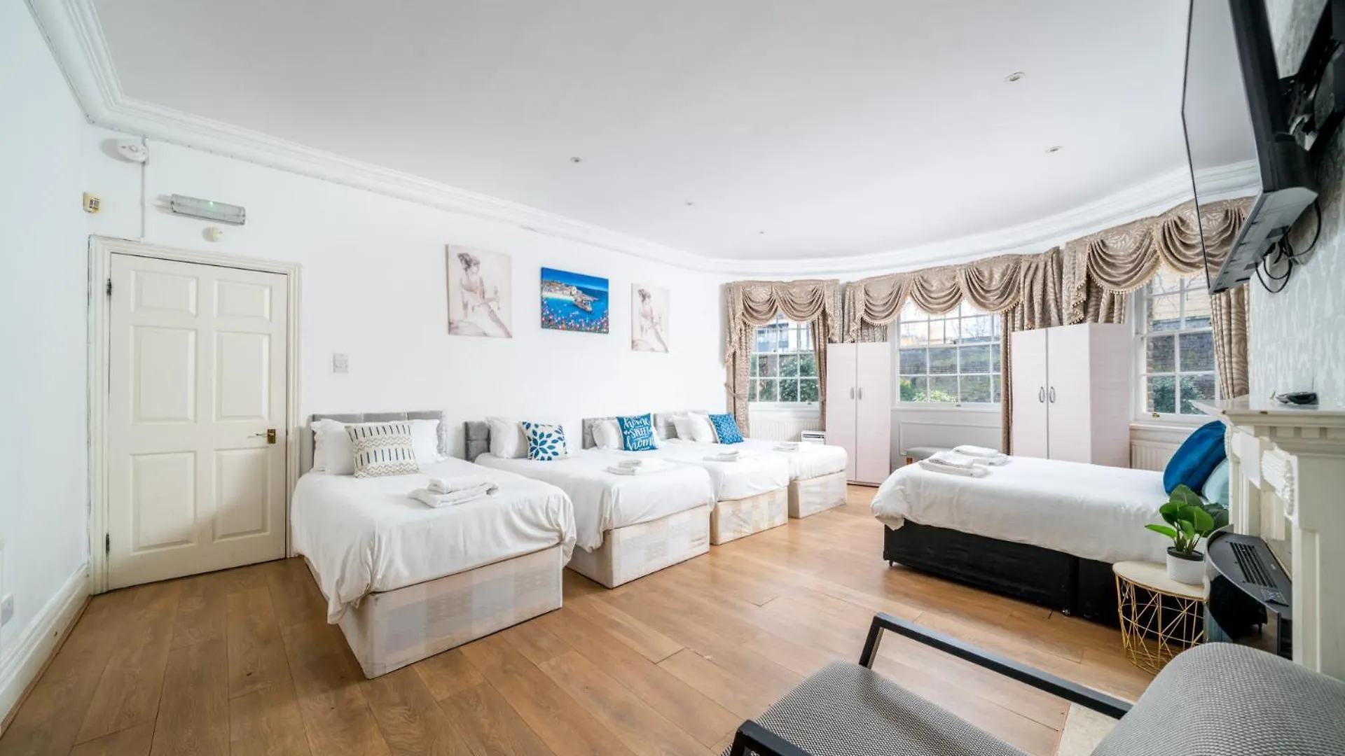 Larger Groups Stay Close To London O2 Arena Excel Canary Wharf With Wifi And Parking Within Mins Walk To Drl & Jubilee Line