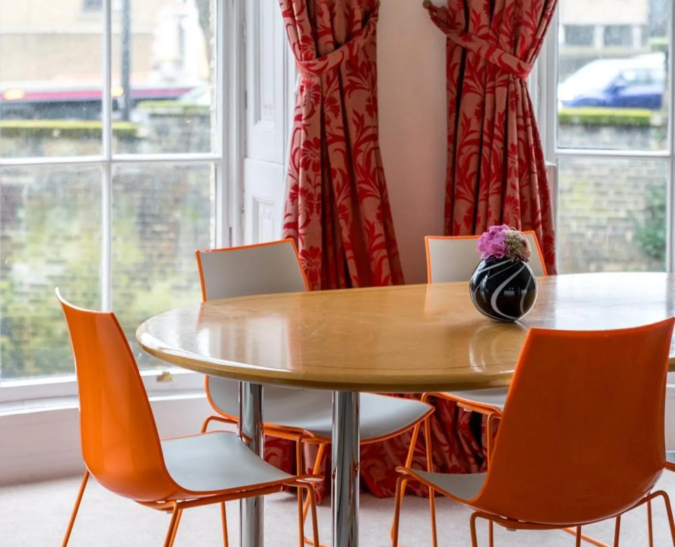 Apartment Larger Groups Stay Close To London O2 Arena Excel Canary Wharf With Wifi And Parking Within Mins Walk To Drl & Jubilee Line United Kingdom